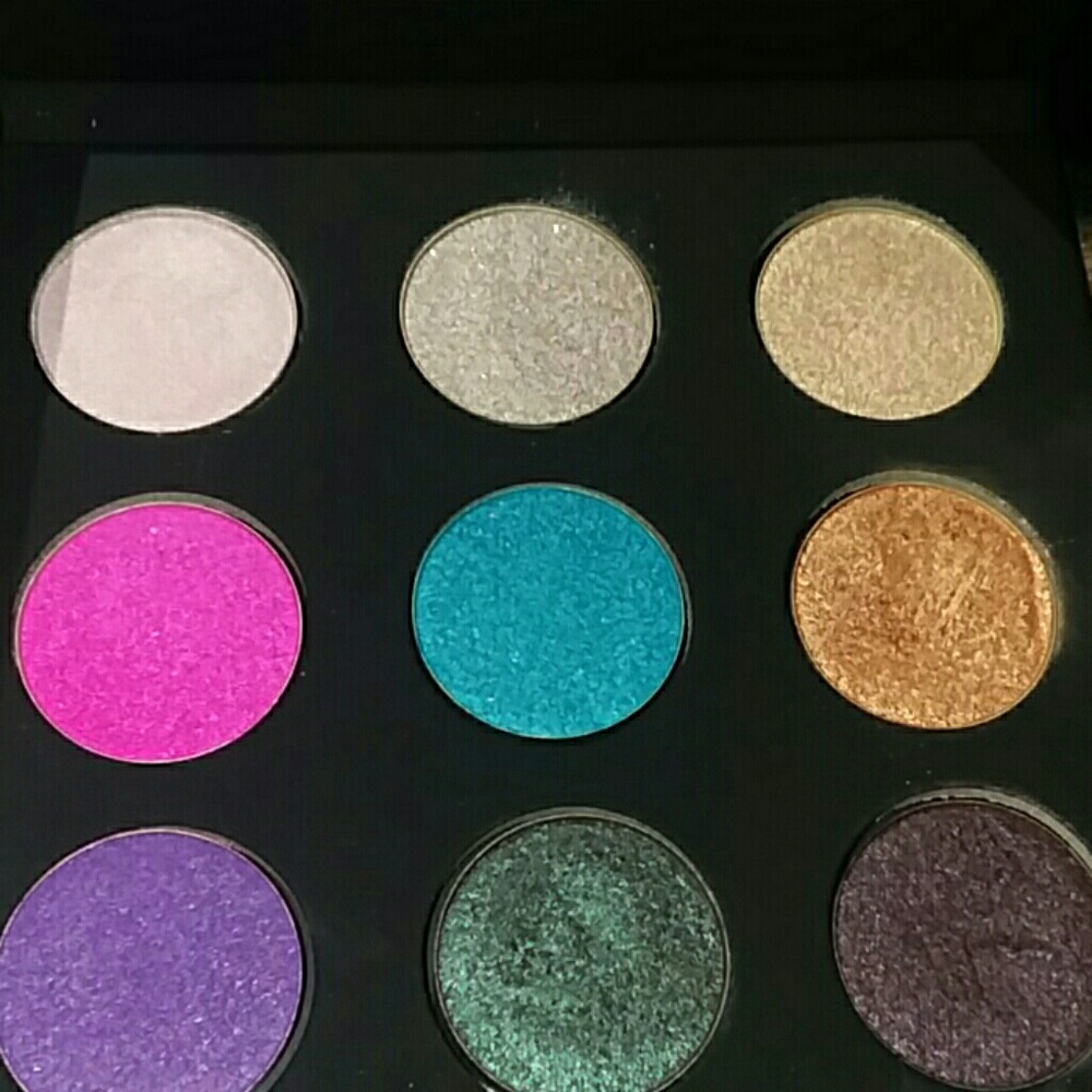 Makeup forever 9 palette